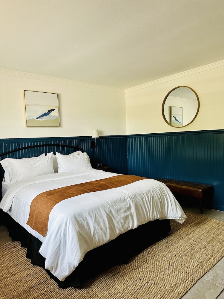 Budget Host East End Hotel In Riverhead 11/38