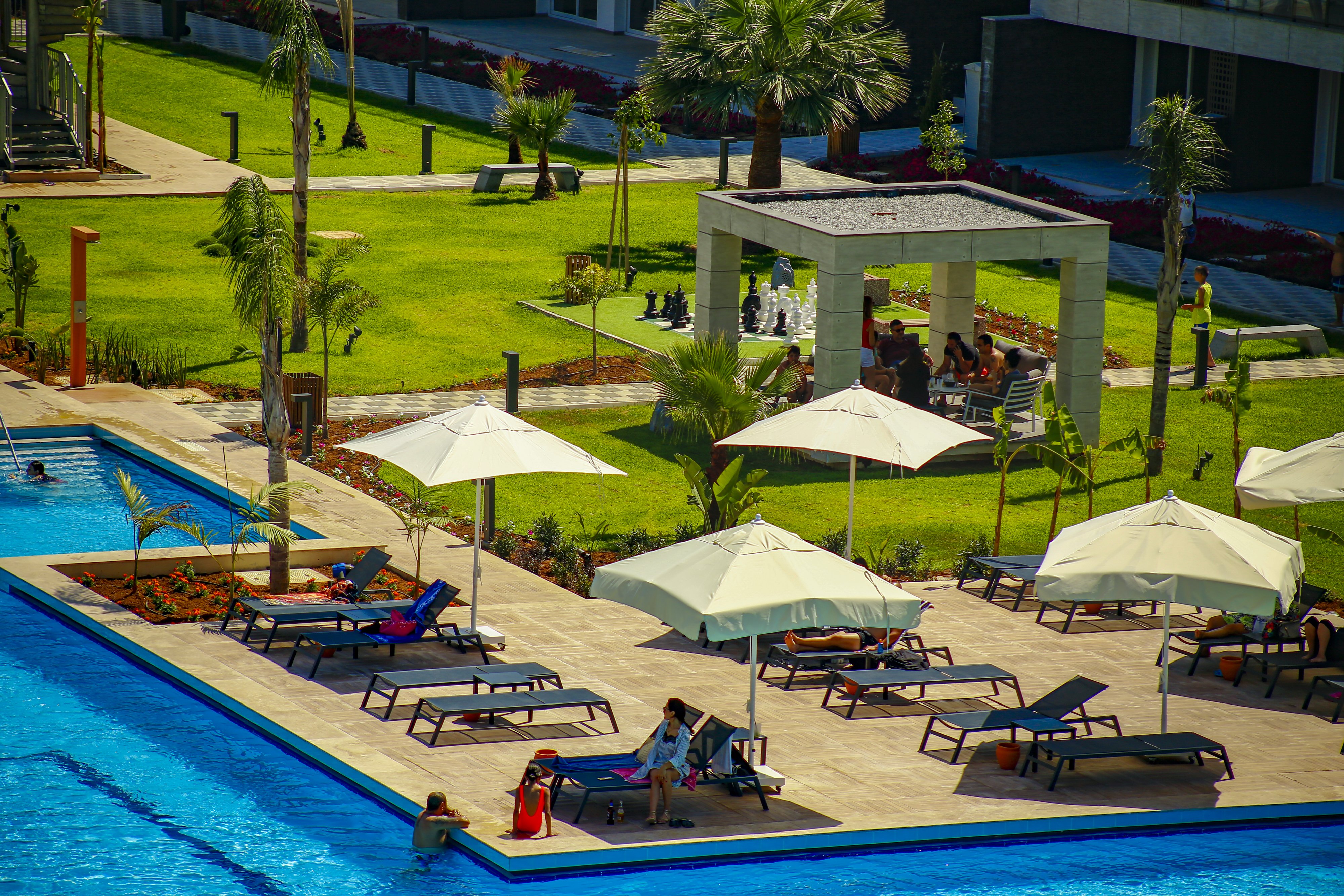 Courtyard Long Beach 48/50