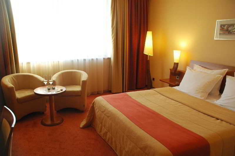 PERLA CASINO AND HOTEL 6/23