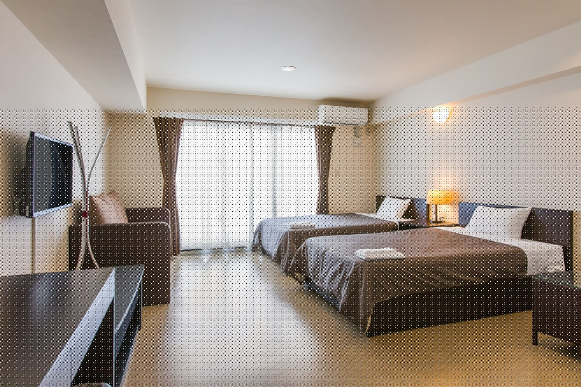 ROOM, TWIN BEDS, NO VIEW, LOW FLOOR