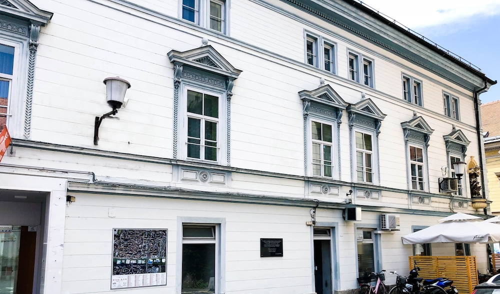 Hostel Uni 3/34