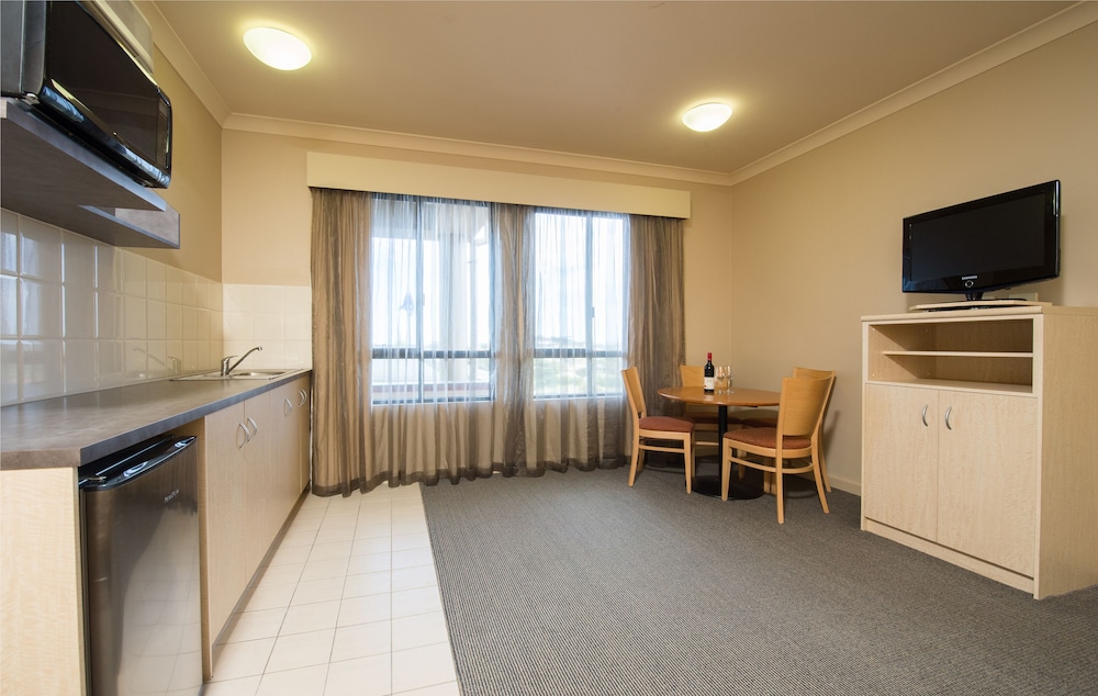 Discovery Resorts - McCracken Country Club 37/44