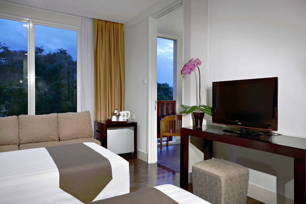 Aston Bogor Hotel & Resort 63/90