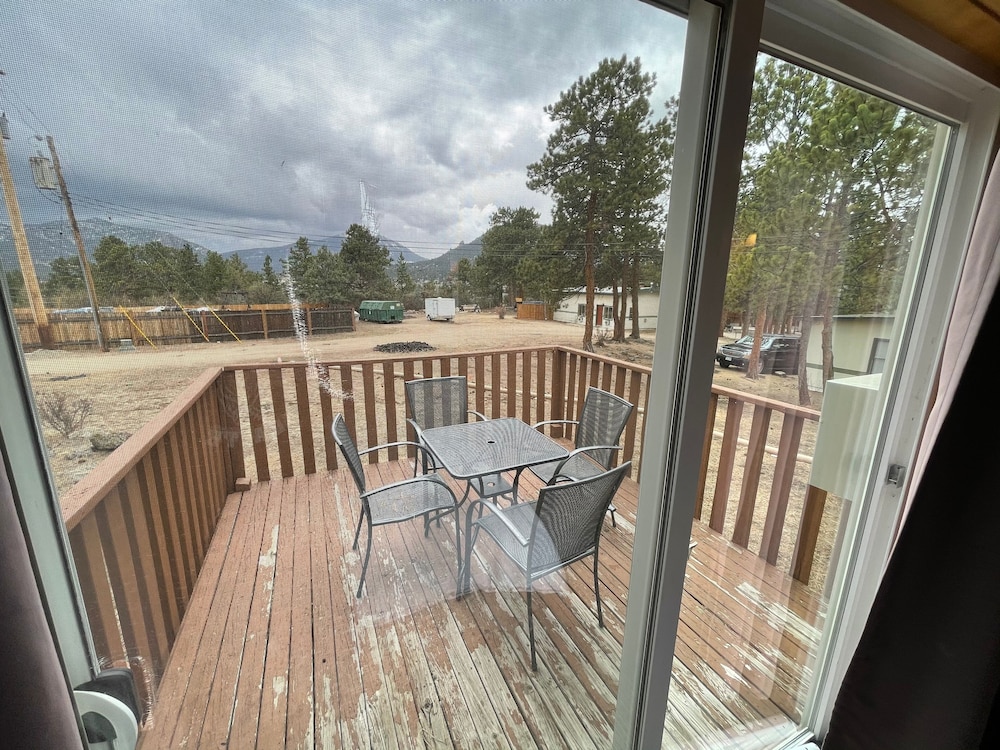 Estes Mountain Inn 54/70