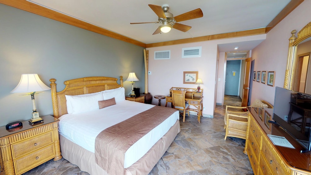 Lahaina Shores Beach Resort 23/57