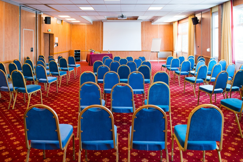 BRIT HOTEL NANTES VIGNEUX – L’ATLANTEL 32/49