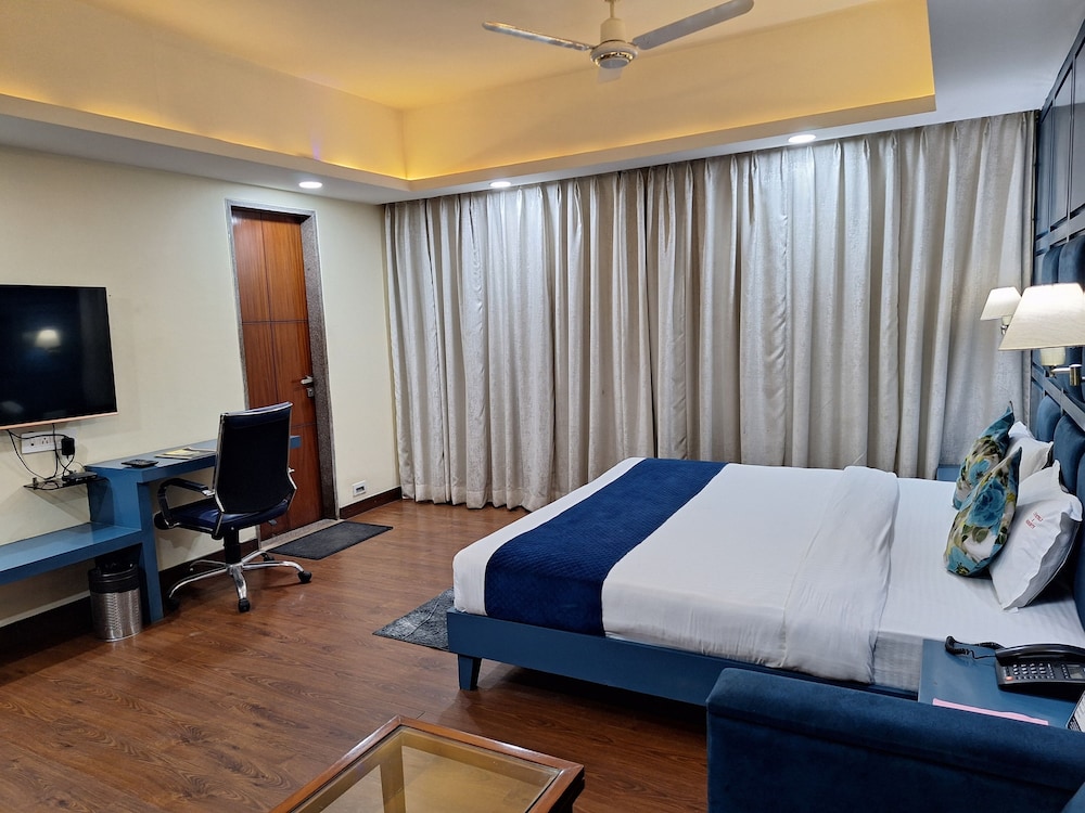 LN Hotels and Resorts 44/48