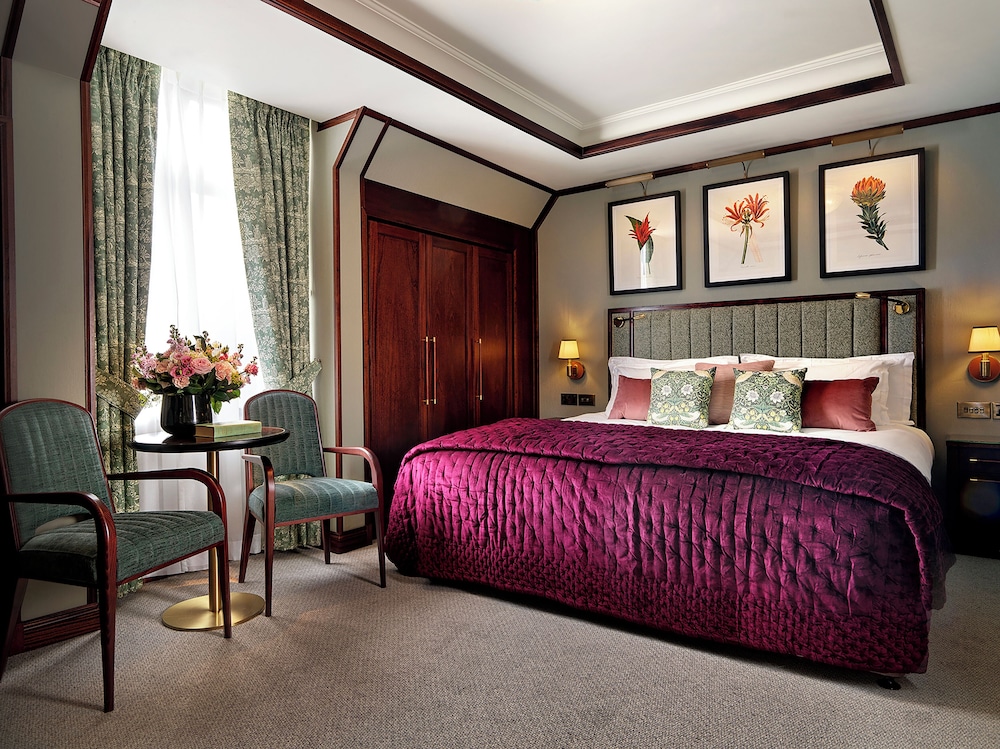 Classic, King Bed