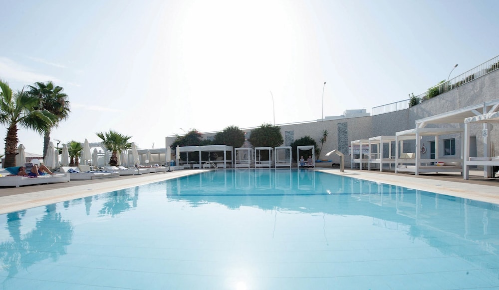 Silver Sands Beach Hotel 47/50