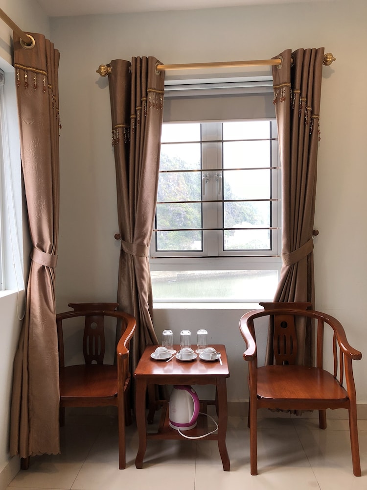 Chu Long Hotel 36/49