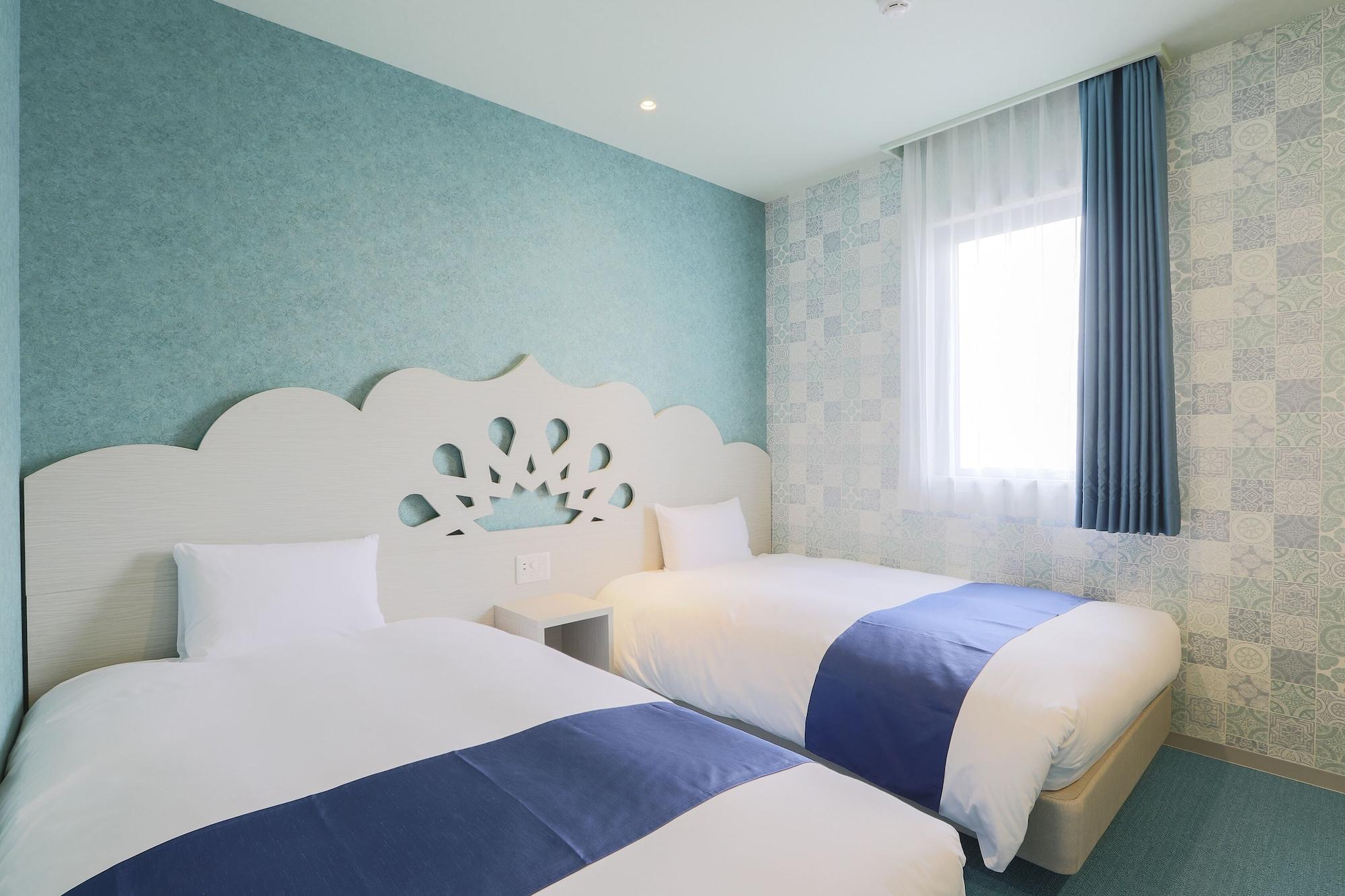 Superior, Twin Beds, North Wing