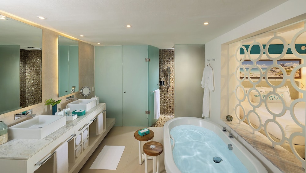 Chill Out, Paradise, Suite, King Bed