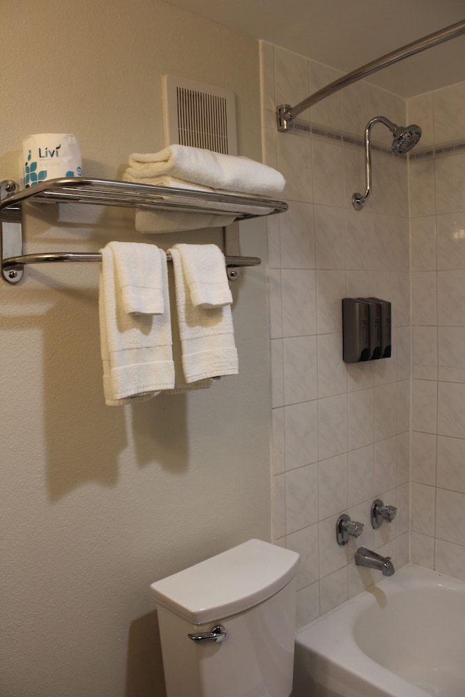 Lincoln Hotel Monterey Park Los Angeles 59/74