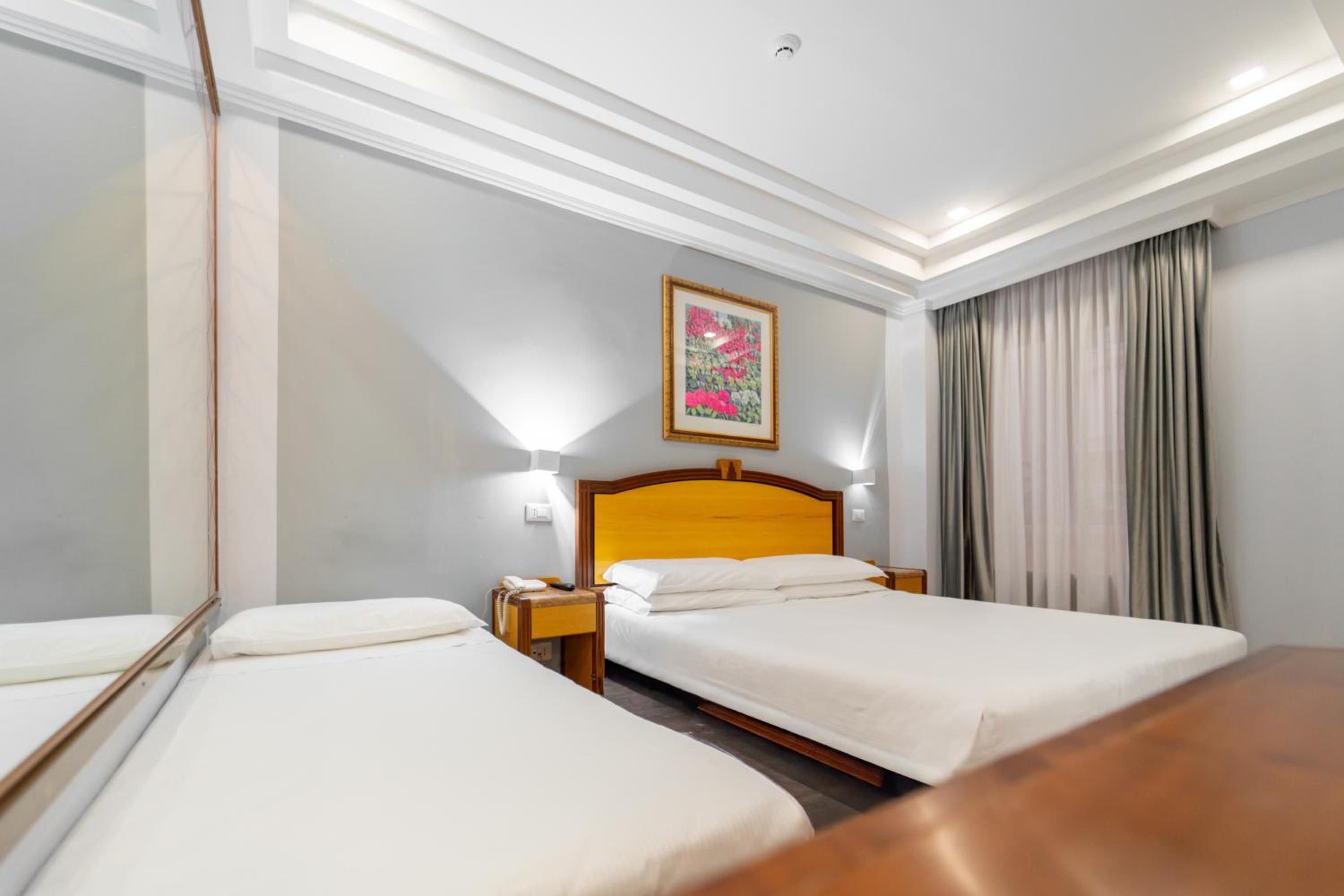 Room, Double Bed, Small