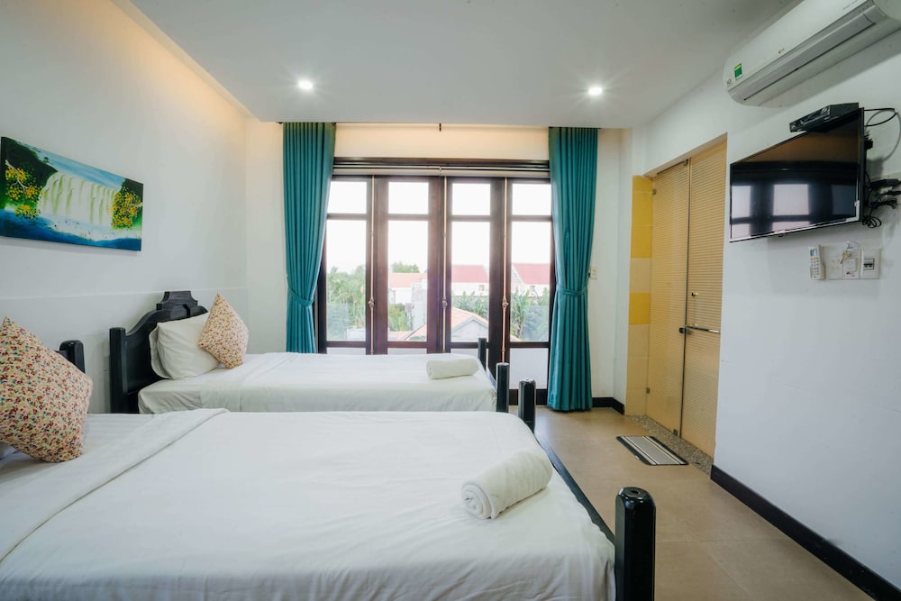 4 BEDROOMS, VILLA