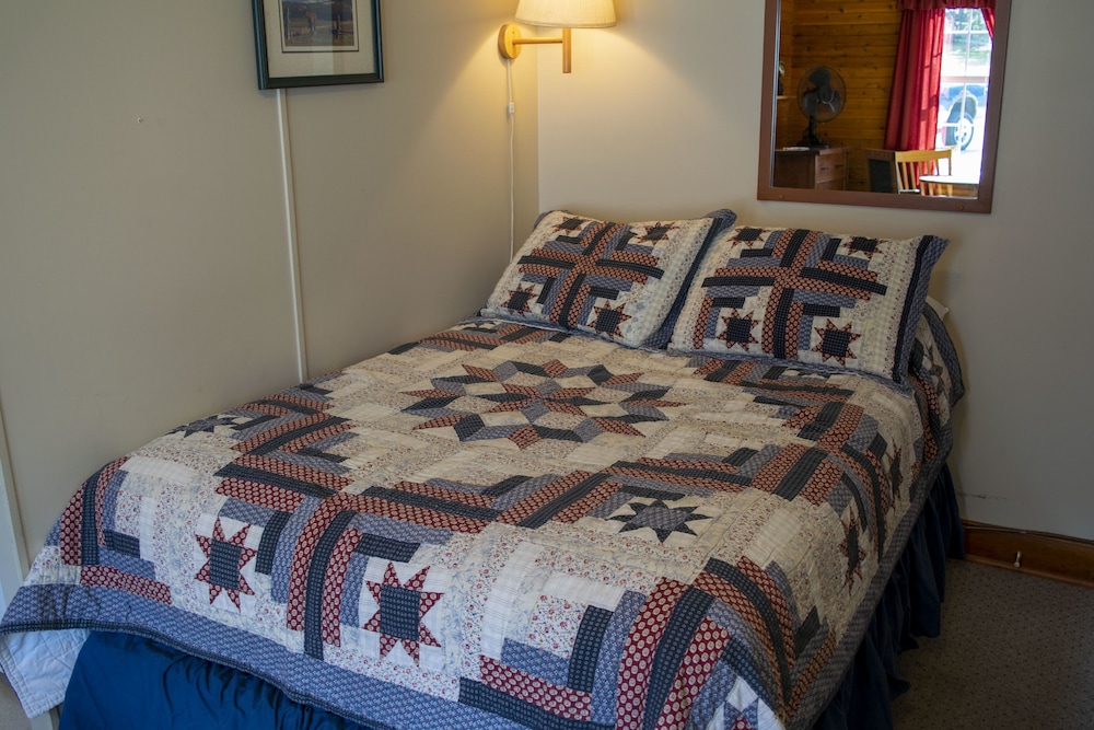 Crandell Mountain Lodge 36/66