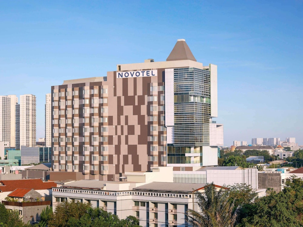 Novotel Jakarta Cikini 2/49