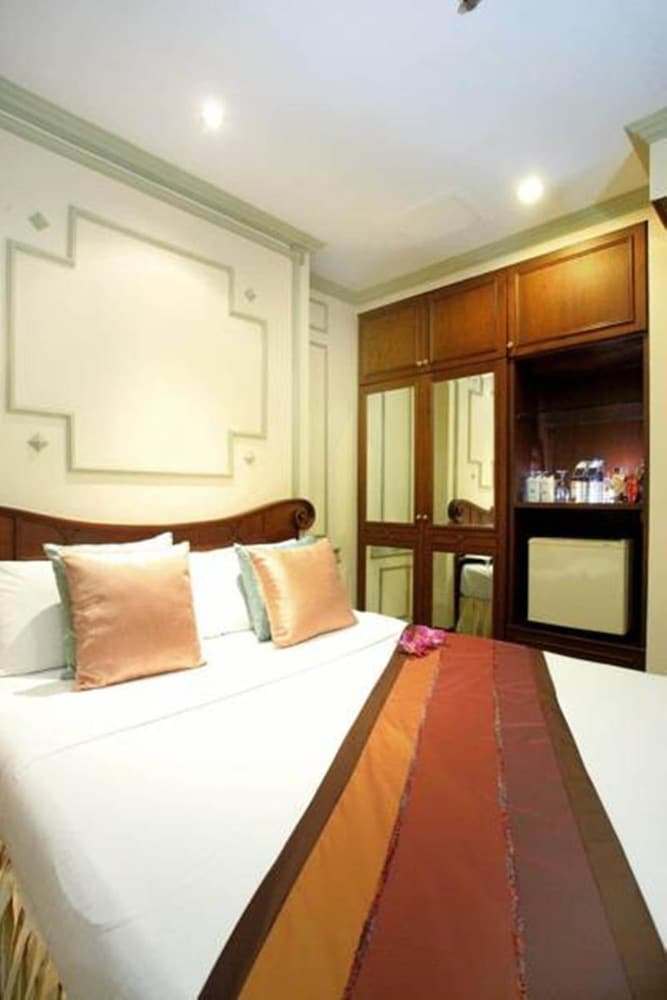 Majestic Suites 15/34