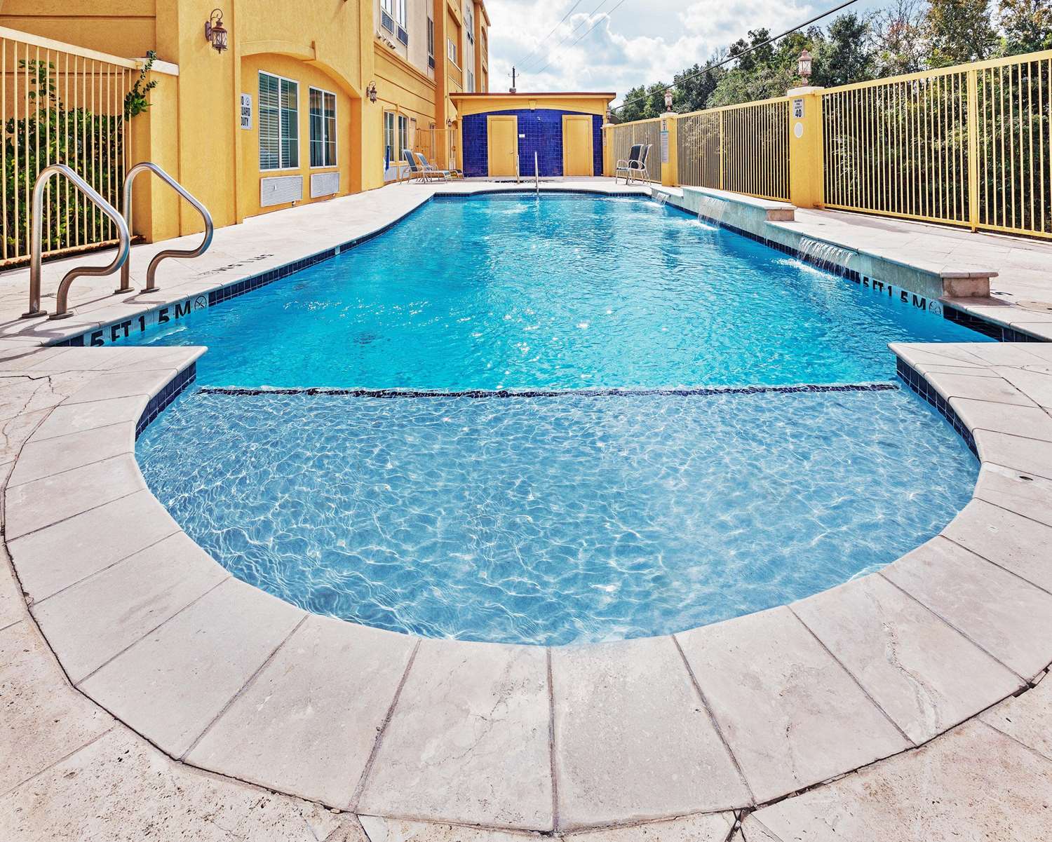 La Quinta Inn & Suites by Wyndham Alvin 53/55