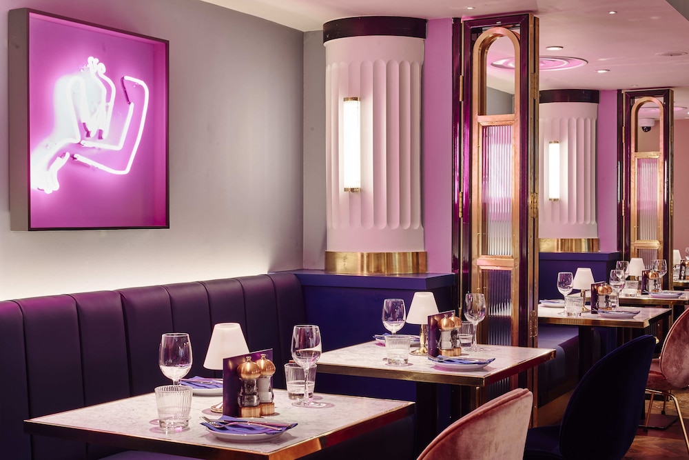 Le Monde Hotel 38/50