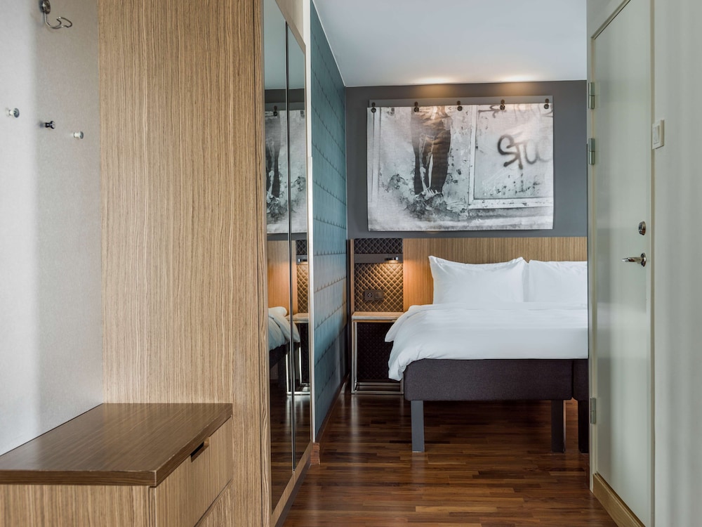Junior Suite, Queen Bed