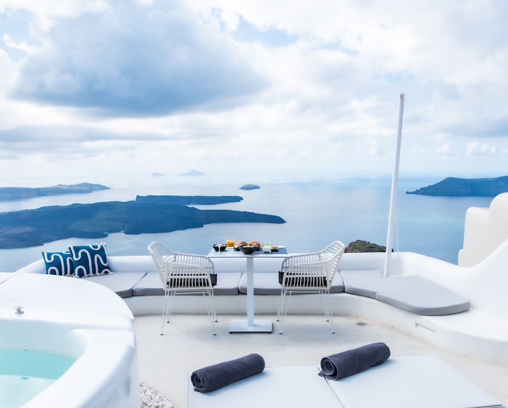 Heavens Edge Cliffside Villas & Suites 43/50