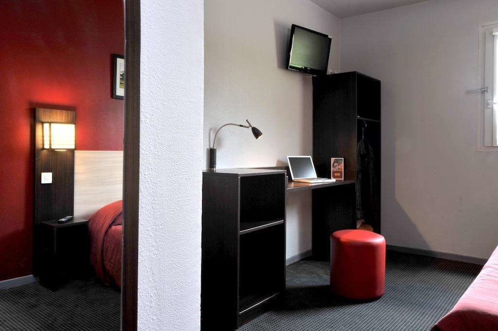 BRIT HOTEL SAINT-QUENTIN 19/53