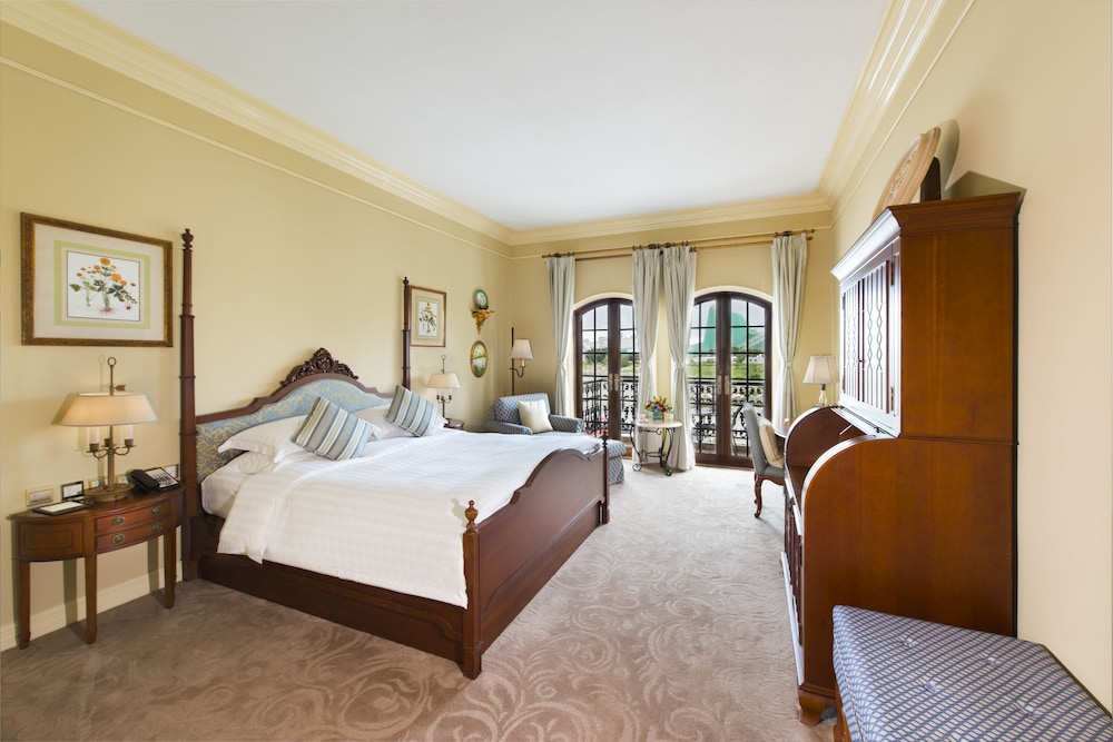 DELUXE, DOUBLE BED, CITY VIEW, BALCONY
