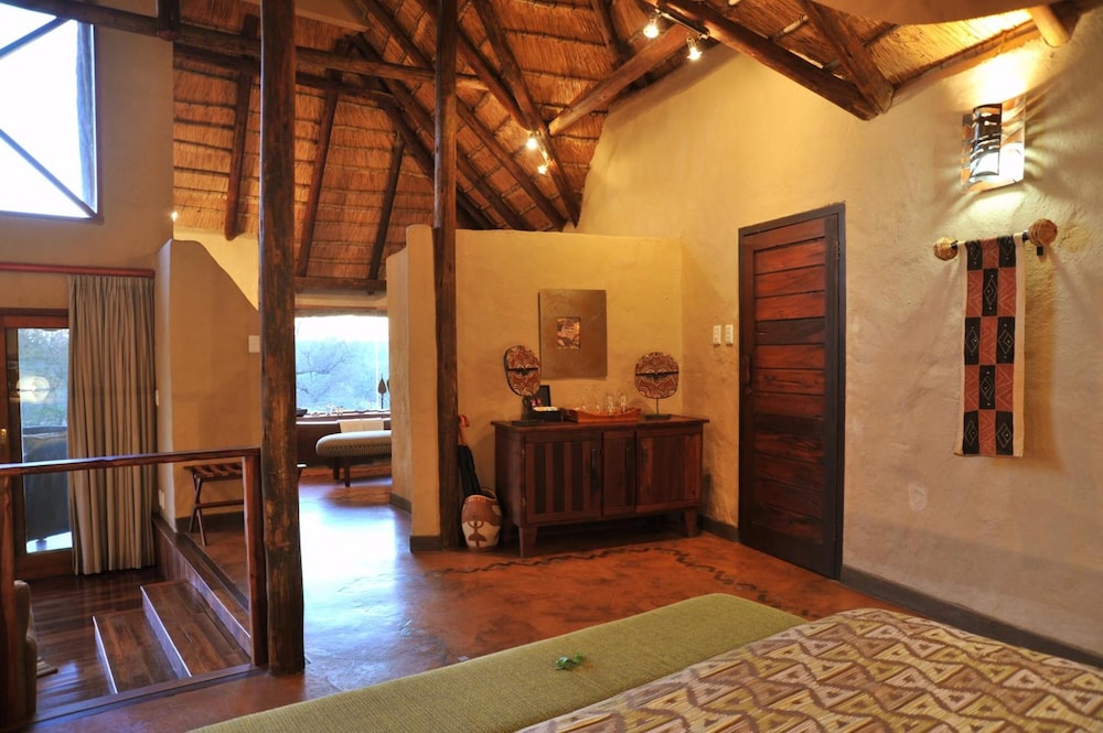 Lukimbi Safari Lodge 15/49