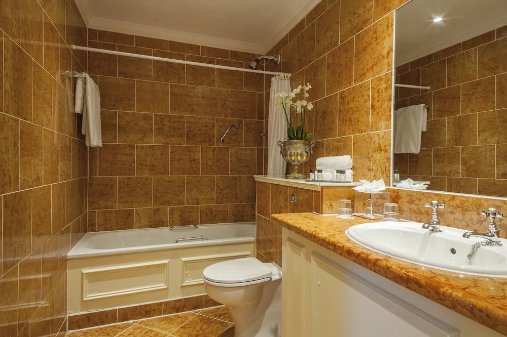 غرفة قياسية بسرير مزدوج، Glen View Hotel 4/5