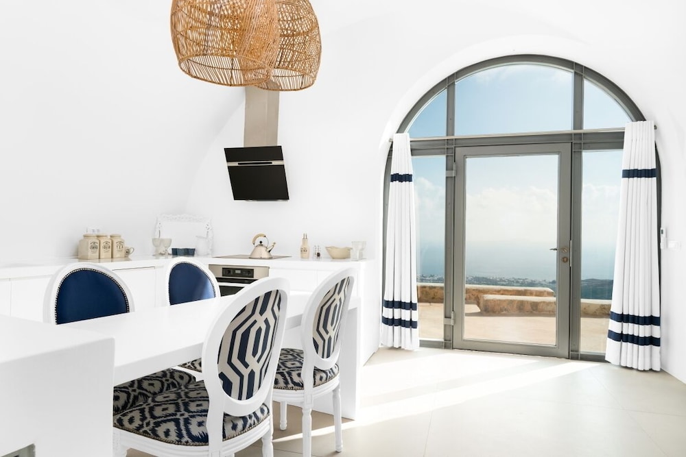 Kamini Santorini Luxury Villas 9/50