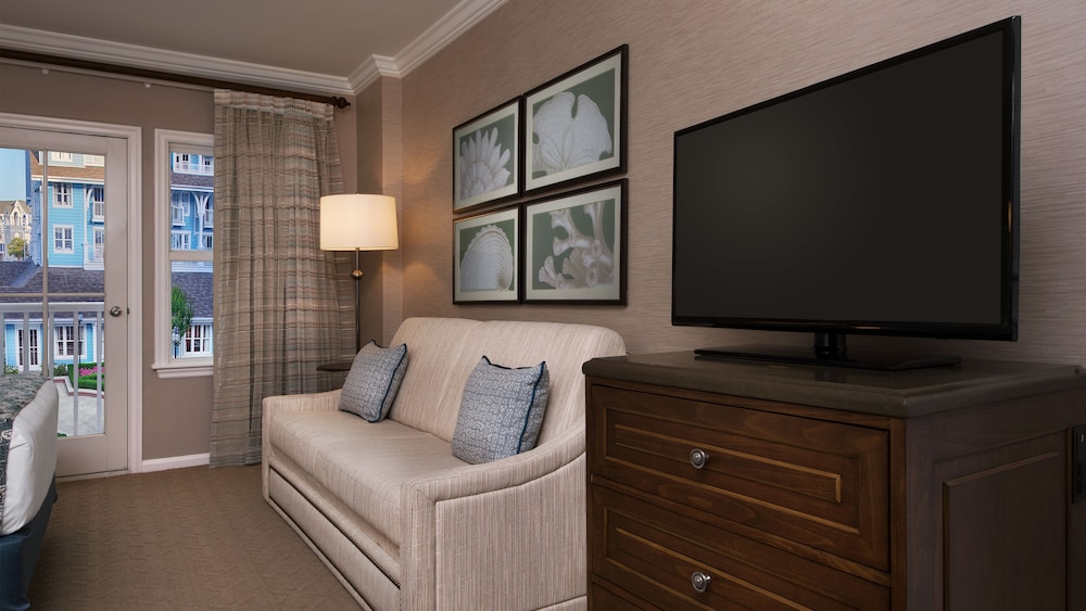 Disneys Beach Club Resort 24/50