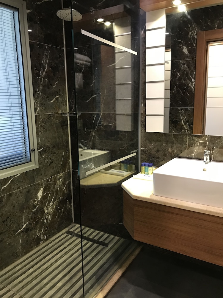 Jasmine Beach Hotel 43/46