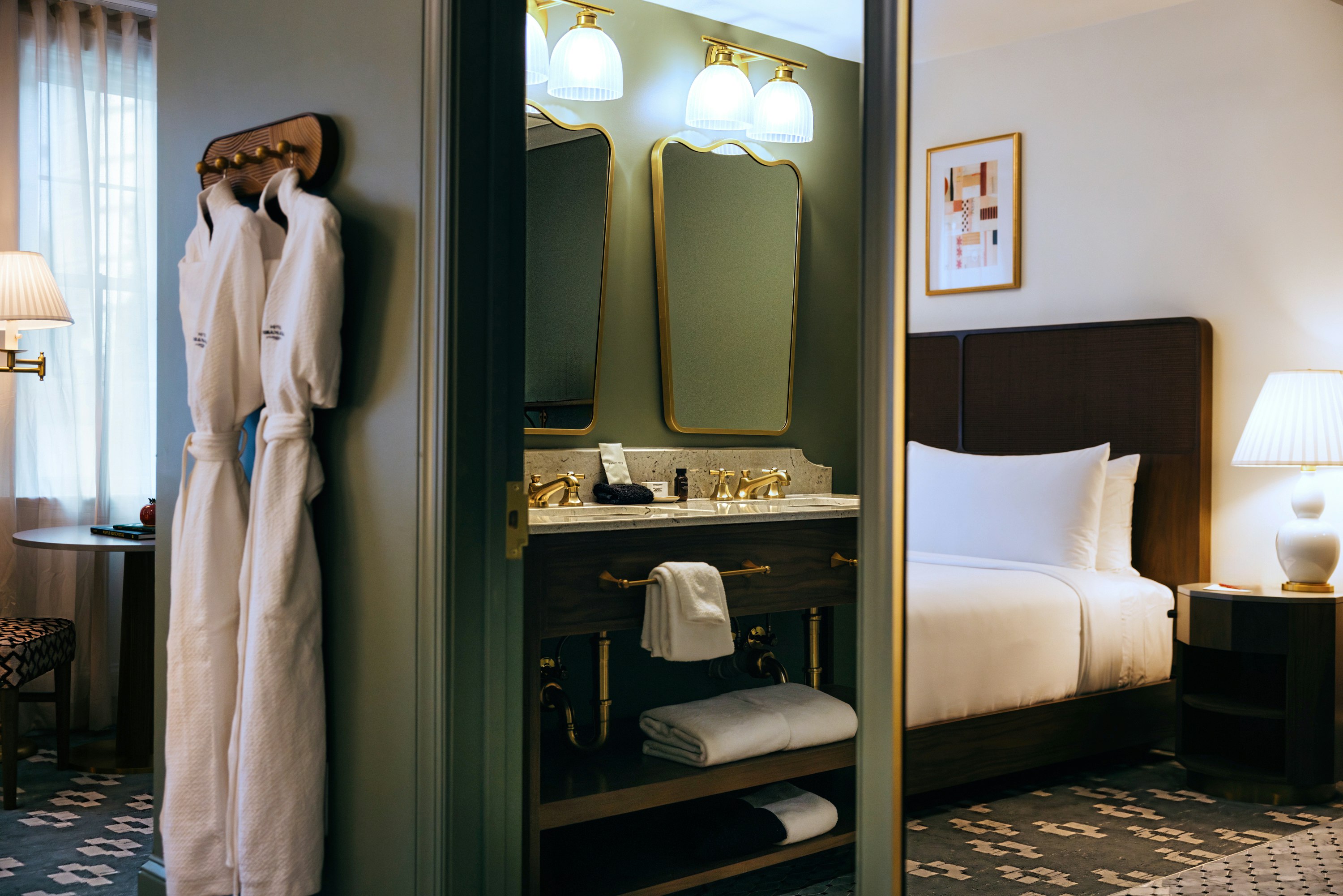 Artmore Hotel 34/35