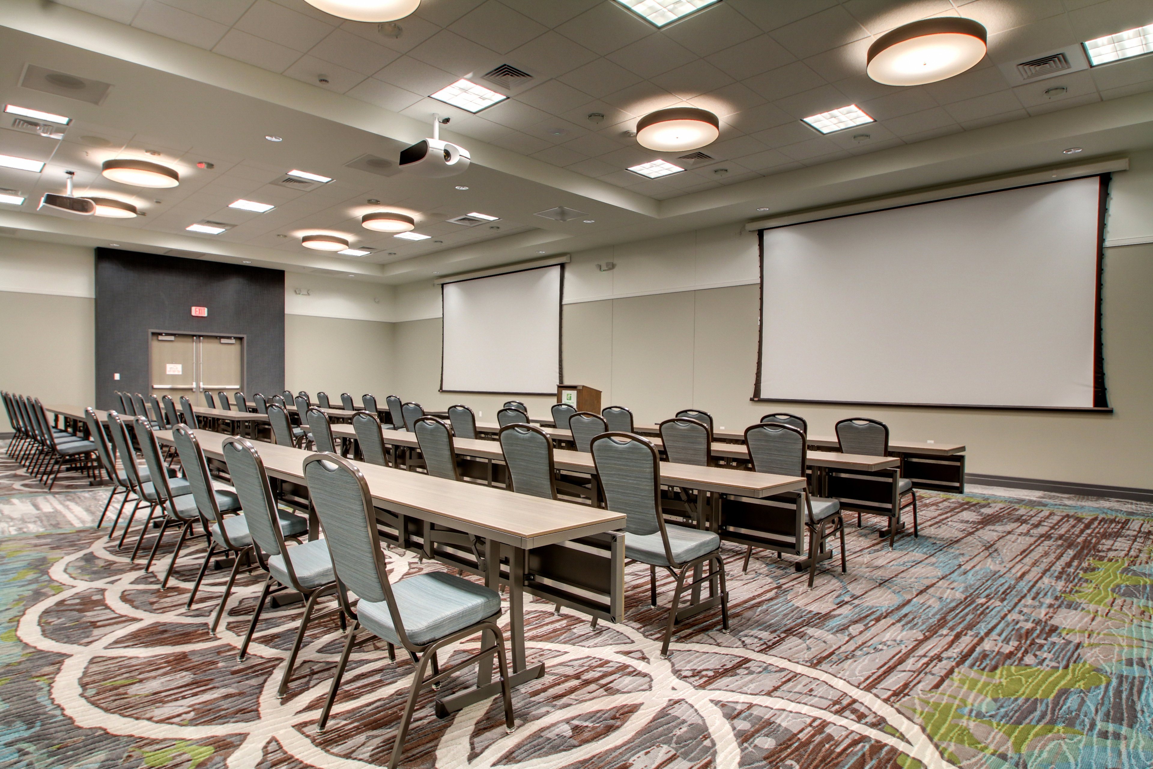 Holiday Inn Peoria At Grand Prairie 60/75