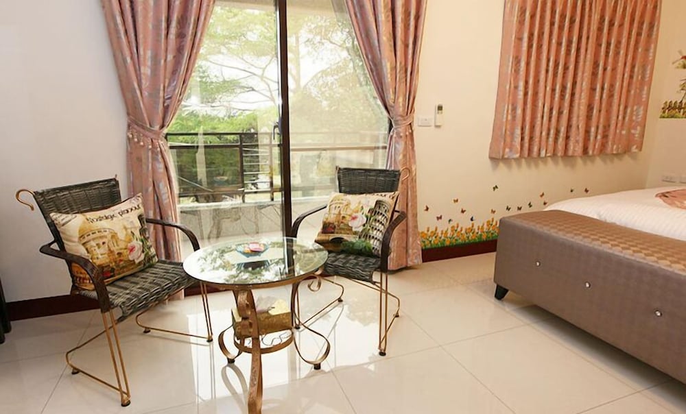 Heyi Homestay 18/25