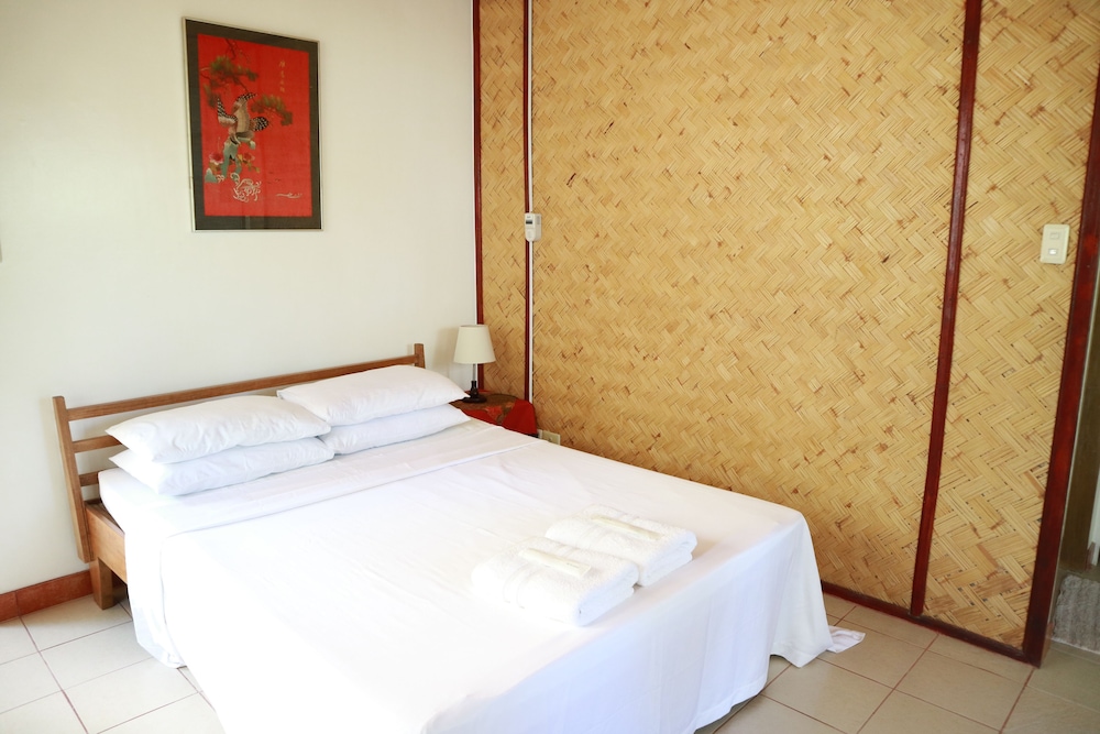 Golden Monkey Cottages 25/75