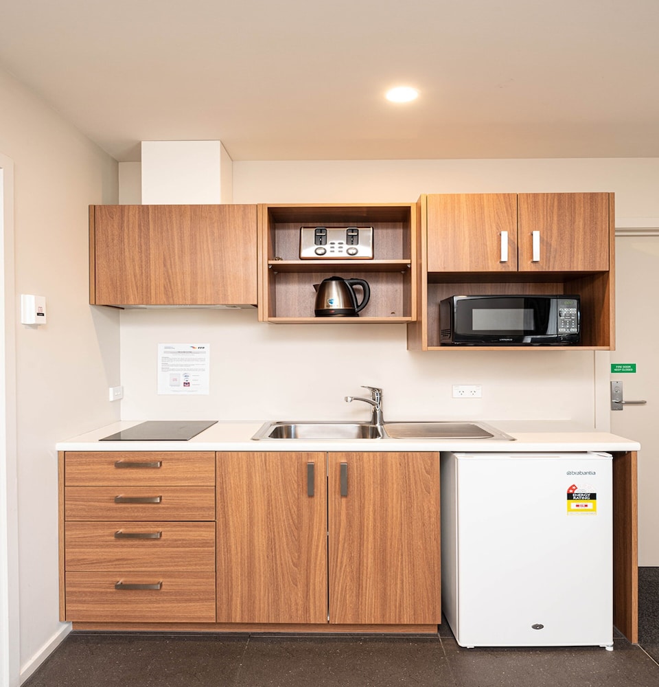 311 Motel Riccarton 7/71