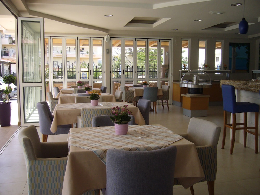 Rhodian Rose Hotel 47/58