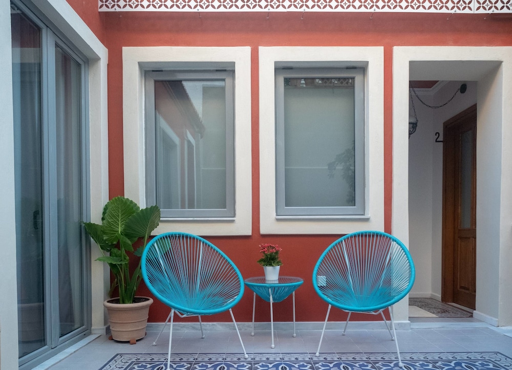 Athenian Yard Suites 34/50