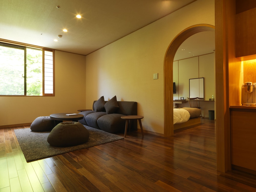 Niseko Konbu Onsen Tsuruga Besso Moku No Sho 46/70