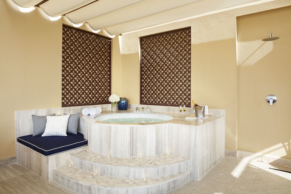 جناح ملكي بسريرين كينج بغرفتي نوم، Jumeirah Mina Al Salam Dubai 4/7