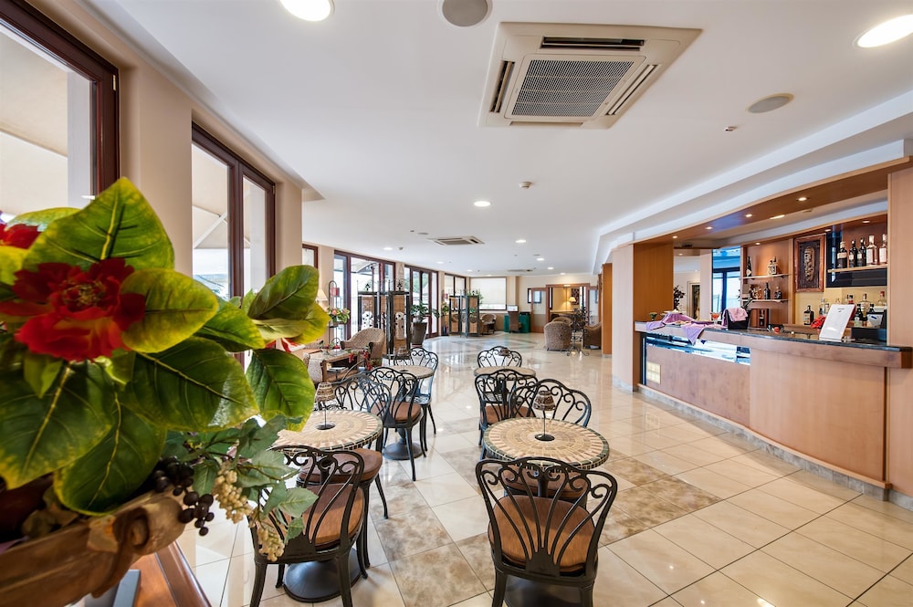 Ara Solis Hotel 64/78