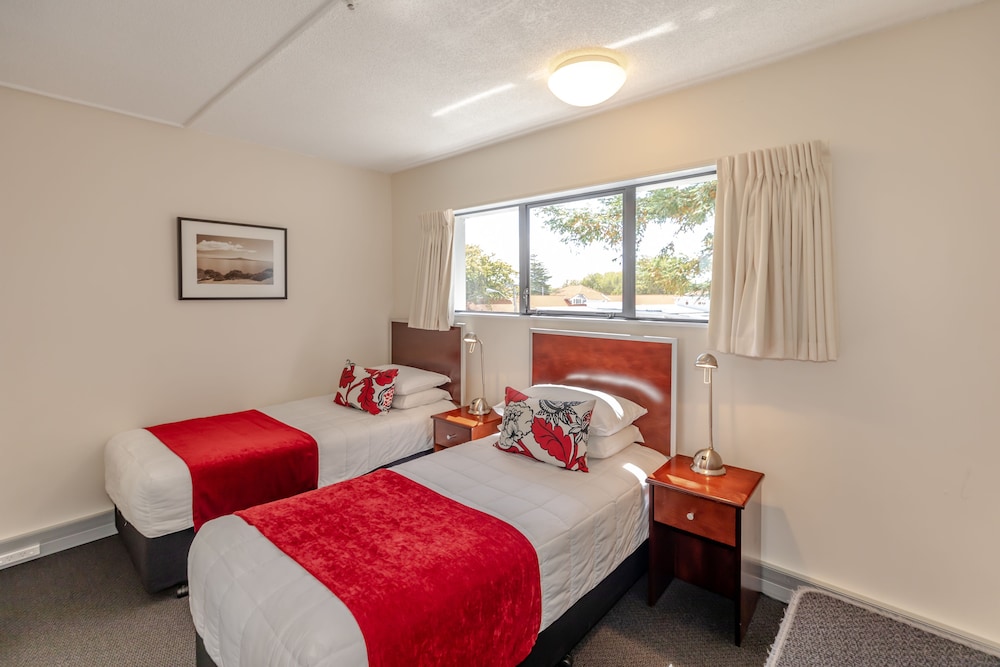 The Parnell Hotel and Conference Centre 14/27