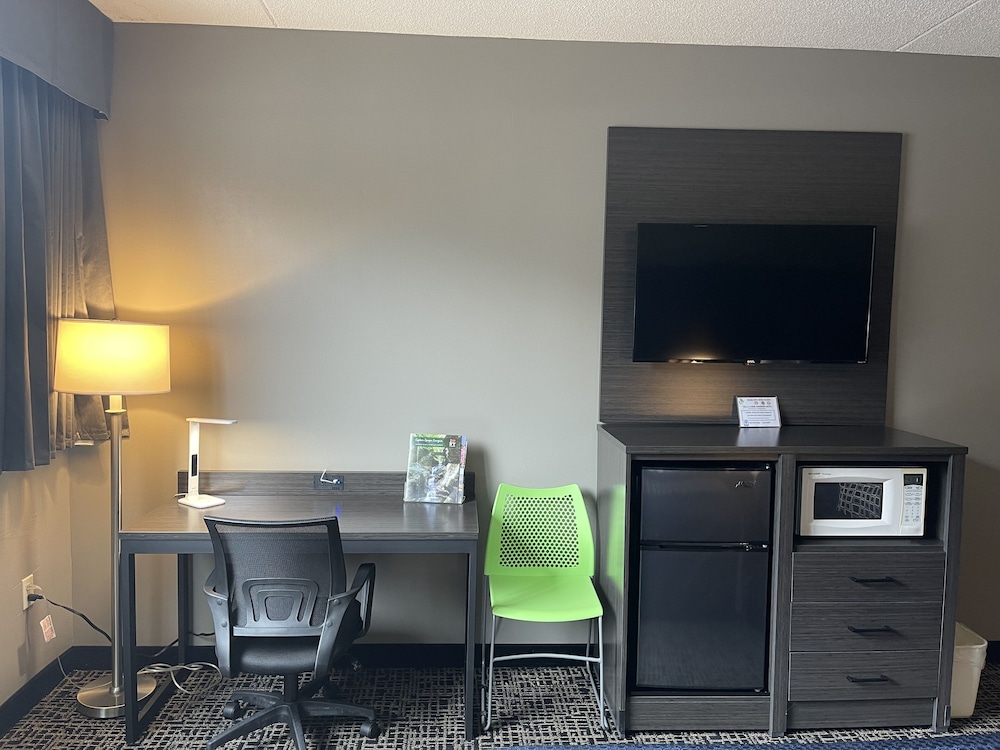 Wingate by Wyndham Lake George 54/63