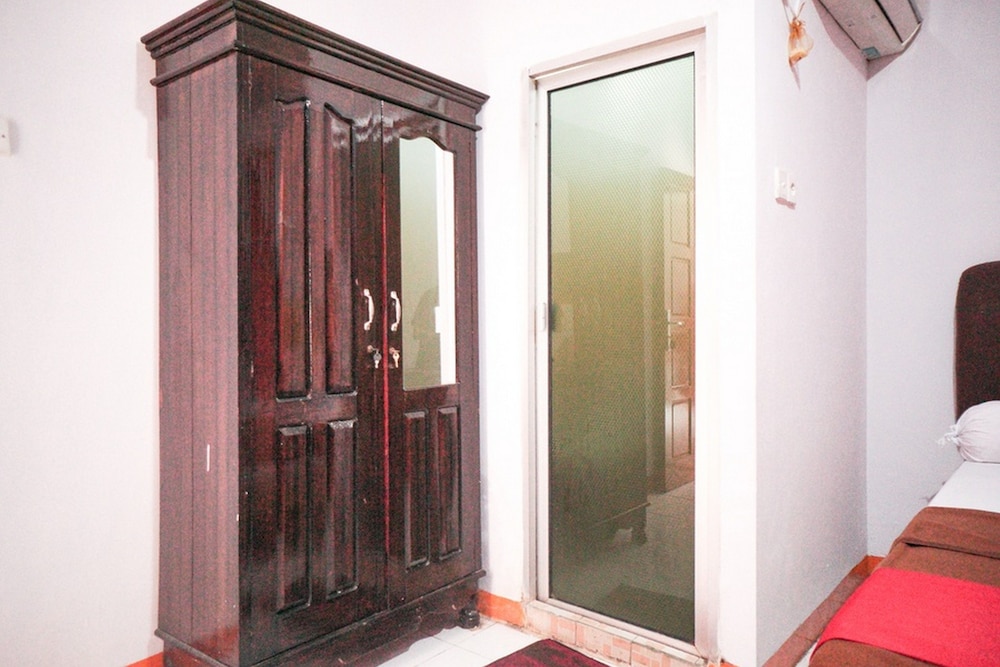 RedDoorz near Palembang Square Mall 2 16/23