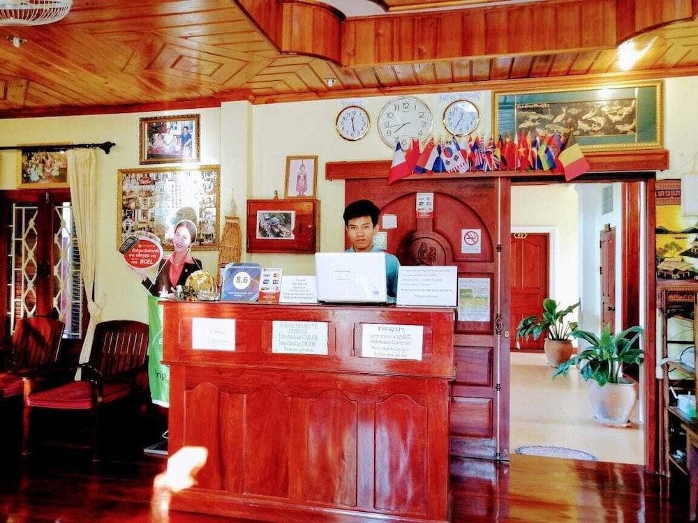 Phonepraseuth Guesthouse 12/69