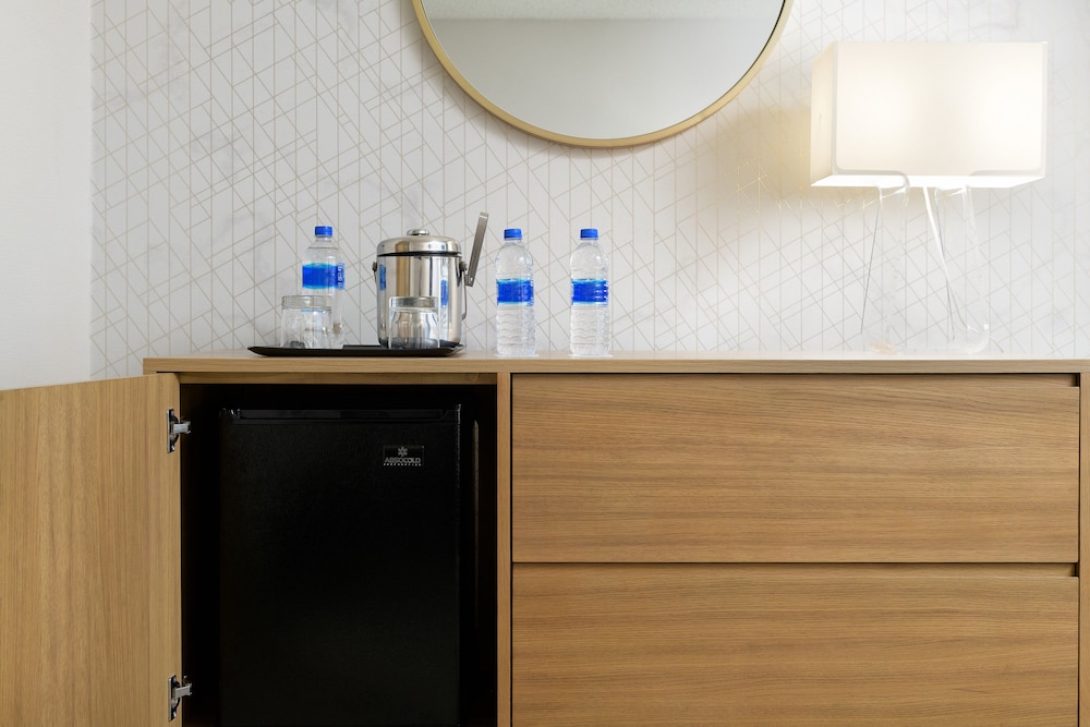 Sheraton Cerritos Hotel 6/50
