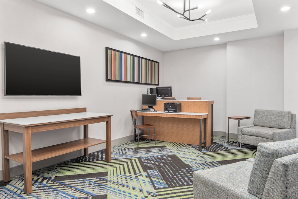 Holiday Inn Express Hotel And Suites Palm Bay 26/42