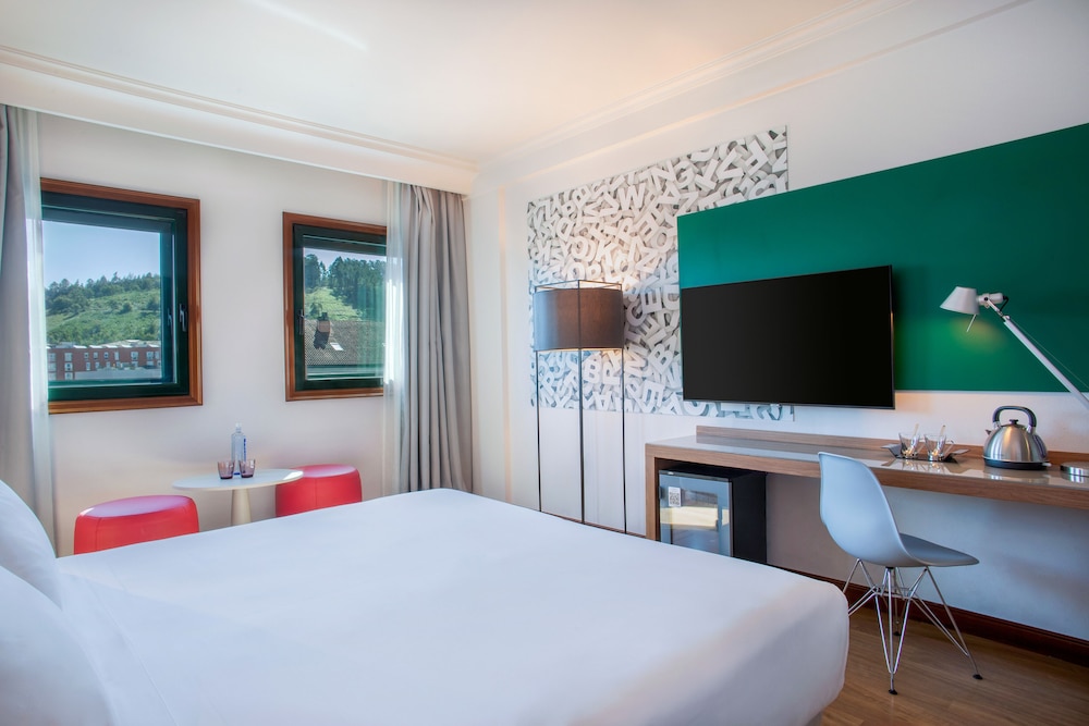 Hotel Santiago Plaza Affiliated By Melia 18/81
